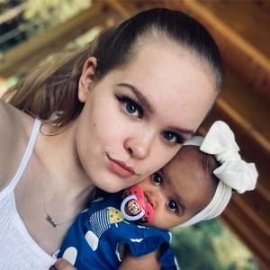 Meet your Posher, Arielle